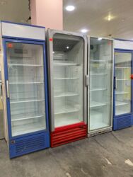 demir vitrin: Ticarət vitrin soyuducuları – şüşə qapılı, şaquli tip. - Mağaza