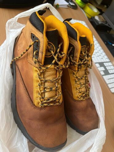 обувь женская сапоги: Теплые осенние кроссовки timberland (original) В очень хорошем