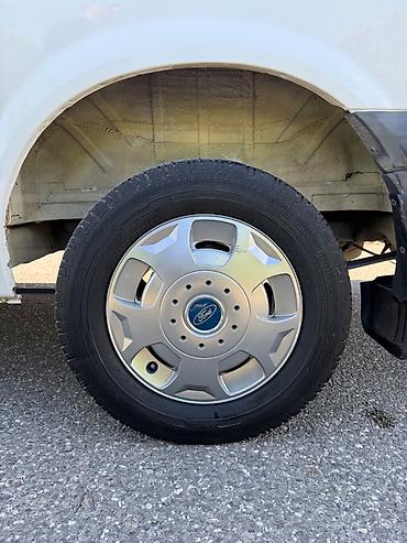 Yük maşınları: Ford Transit yük furgonu Masin yaxsi vezyetdedir avorpadan il yarımdır — 13