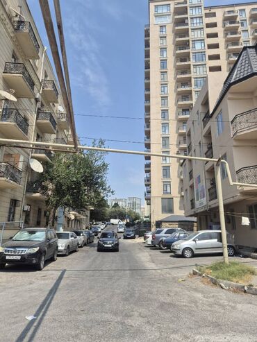 Uzunmüddətli kirayə mənzillər: 2 otaqlı, 85 kv. m, Təmirsiz