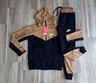 Komplet trenerke: Nike, Unisex — 10