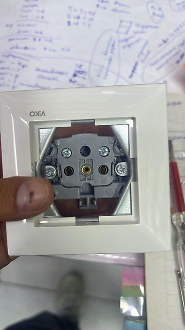 Электрики: Электромонтаж (простой) Установка розеток и выключателей Установка и — 12