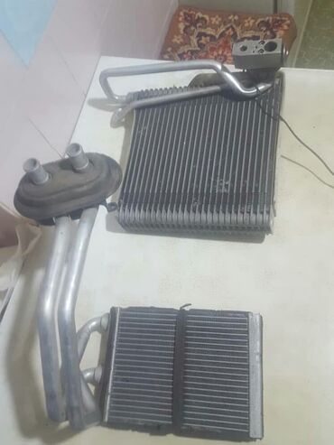 Другие детали для мотора: Нижняя подушка двигателя.Черный кронштейн из металла с креплением и — 4