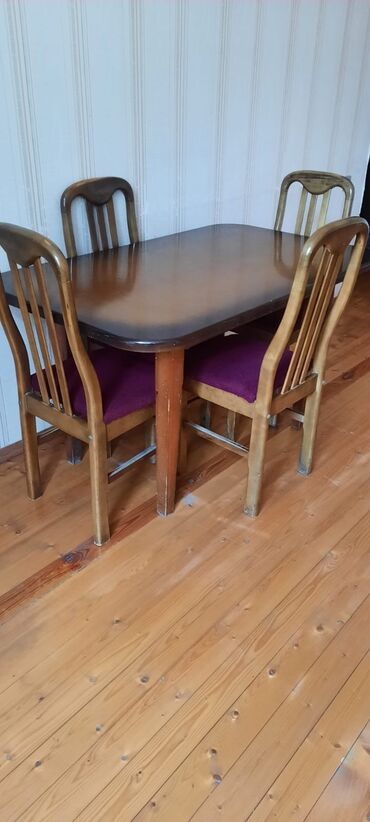 yazi stolu islenmis: Qonaq otağı üçün, İşlənmiş, Açılmayan, Oval masa, 4 stul, Malayziya