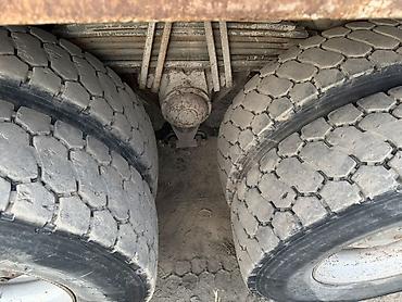 дубл: Самосвал HOWO Sinotruk 6x4 - Конфигурация: 6x4, двойные задние колеса — 4