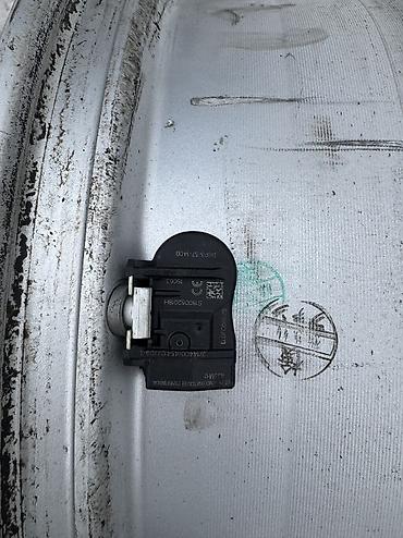 Диски: Литые Диски R 18 Комплект, отверстий - 5, Б/у — 6