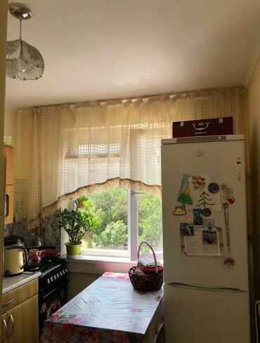 сдаю квартиру в 10 мкр: 2 комнаты, 44 м², 104 серия, 3 этаж