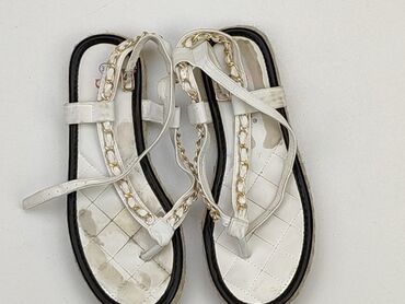Sandals and flip-flops: Flip flops for women, condition - Good