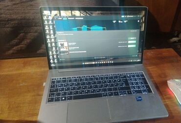 medion akoya laptop: Intel Core i5, 16 GB OZU, 15.6 "