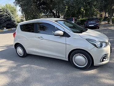 Chevrolet Spark: 2016 г., 1 л, Автомат, Бензин, Хэтчбэк