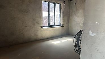 жер маян: 🏡 САТЫЛАТ! ЗАМАНБАП ЖАНА КЕҢ ҮЙ 📍 Үйдүн жалпы аянты: 185 м² 🏠 Эки — 6