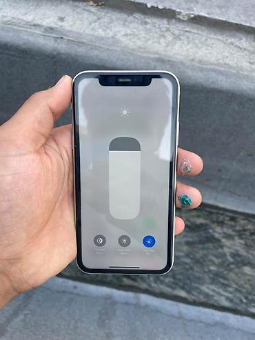 iphone q: IPhone 11, Б/у, 128 ГБ, Белый, Защитное стекло, Чехол, 71 % — 4