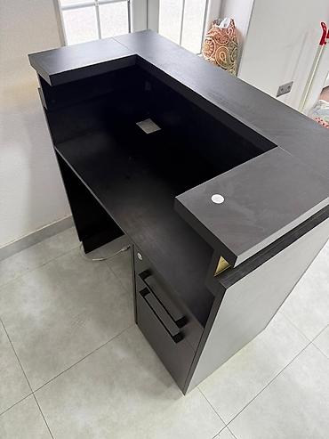 Salon, tibbi mebel dəsti: Satış üçün salon avadanlıqları paketi 1) Geyim asqısı/rek: - Rəng — 9