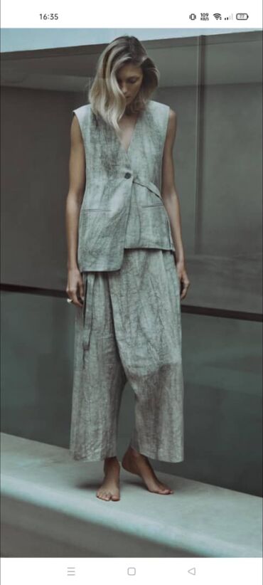 костюм zara: Продам костюм Zara оригинал.
жилетка S
 брюки м