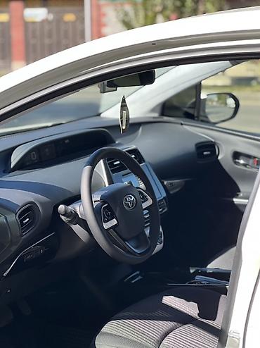 Toyota: Toyota Prius: 2017 г., 1.8 л, Вариатор, Гибрид, Лифтбек — 7