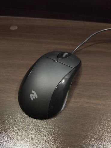 Mauslar: 2e klavyatura ve mouse (sade model) Ela veziyyetdedir Metro etrafi