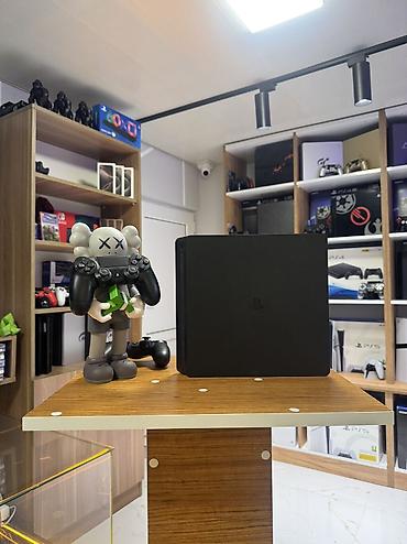 🎮 PlayStation 4 Slim 1TB Tam işlək vəziyyətdədir, bütün funksiyaları lalafo.az -da 🎮 PlayStation 4 Slim 1TB Tam işlək vəziyyətdədir, bütün funksiyaları