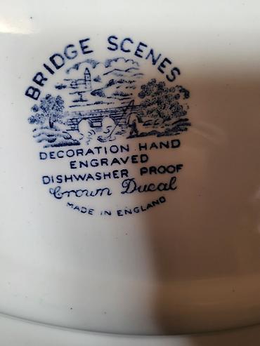 Ostali antikviteti: Engleski oval za serviranje Crown Ducal iz 70ih.god. Engleski oval — 12