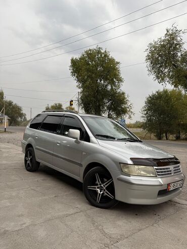 спринтер грузовой средний база: Mitsubishi Space Wagon: 2002 г., 2 л, Механика, Газ, Вэн/Минивэн