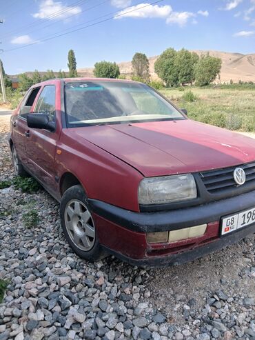 чехлы на xr: Volkswagen Vento: 1993 г., 1.8 л, Механика, Бензин