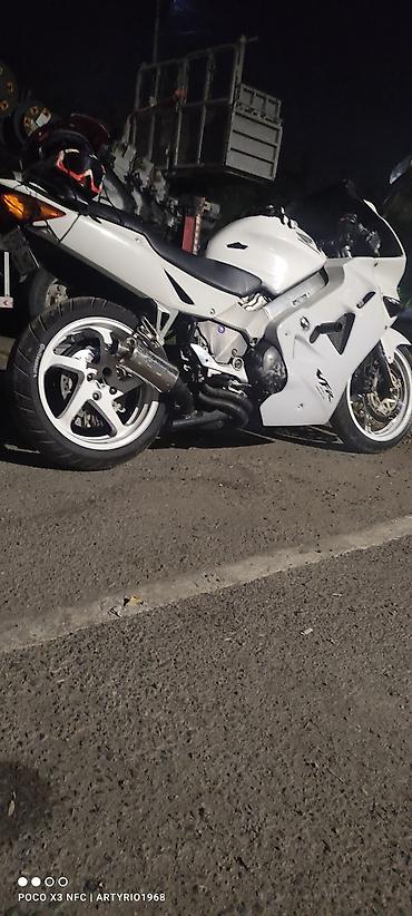 honda cb400 super four: Honda VFR800FI - Спорт-турист с легендарным V4 781 см³ и инжектором — 3