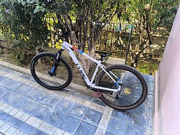 cube: Cube hardtail dağ velosipedi - Çərçivə: yüngül alüminium, daxili — 2