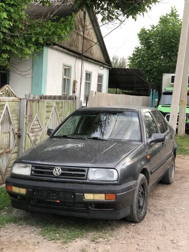 фольфаген венто: Volkswagen Vento: 1993 г., 1.8 л, Механика, Бензин, Седан