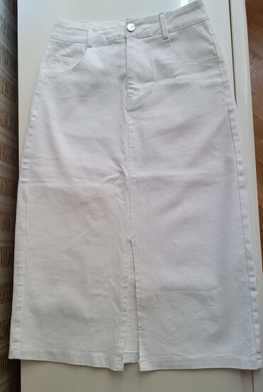 Ətəklər: Ağ rəngli denim yubka