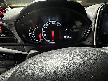 потолок авто: Chevrolet Spark: 2016 г., 1 л, Вариатор, Бензин, Хэтчбэк — 9