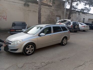 opel 2007: Opel Astra: 1.4 l | 2007 il | 270000 km Universal