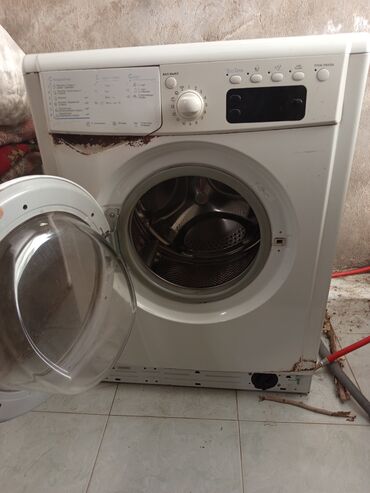 Tikiş maşınları: Paltaryuyan maşın Indesit, 7 kq, Avtomat, Qurutmasız, Kredit yoxdur