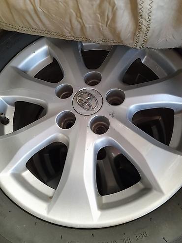 82 2: Комплект зимних шин на дисках Toyota - Размер шин: 215/60 R16 — 3