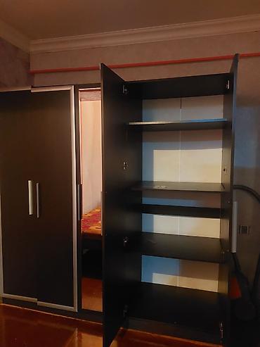 tibbi dolab: Mebel: 5 qapılı paltar dolabı, ortada tam boy güzgülü bölmə. Rəng — 2