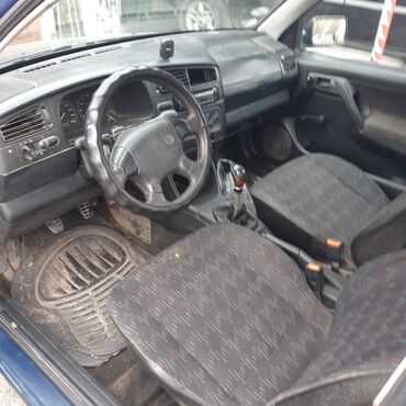 Volkswagen: Volkswagen Golf: 1994 г., 1.6 л, Механика, Бензин, Купе — 9