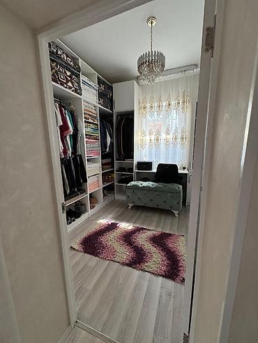 Продажа коттеджей и домов: Продаётся уютный дом в Золотом квадрате. Хорошее расположение, все — 10