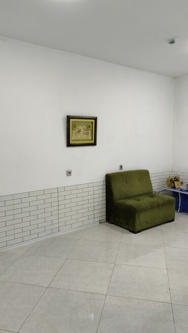 рекламный стенд на улицу: Təcili salonda otaq icareye verilir lazer otagi kimi kosmetolog