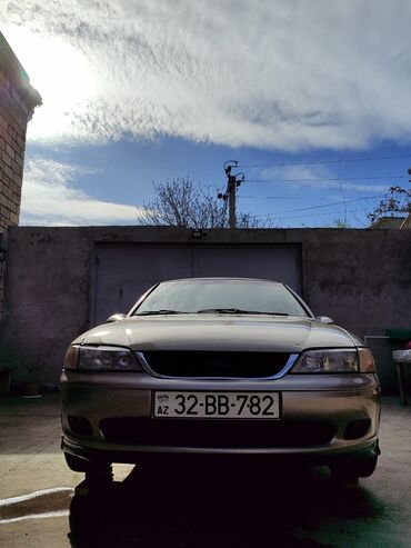 opel vektra b: Opel Vectra: 1.8 l | 1996 il | 430000 km Hetçbek
