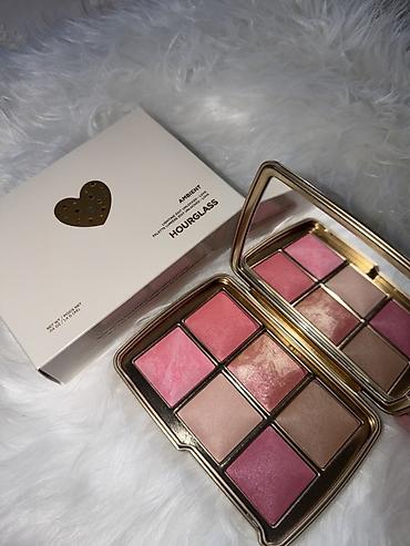 Hourglass палетка новая love В наличии На заказ можно еще
