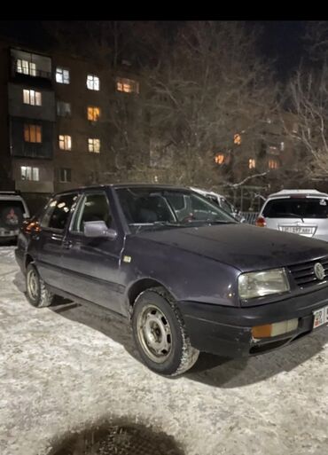 Volkswagen: Volkswagen Vento: 1992 г., 1.8 л, Механика, Бензин, Седан