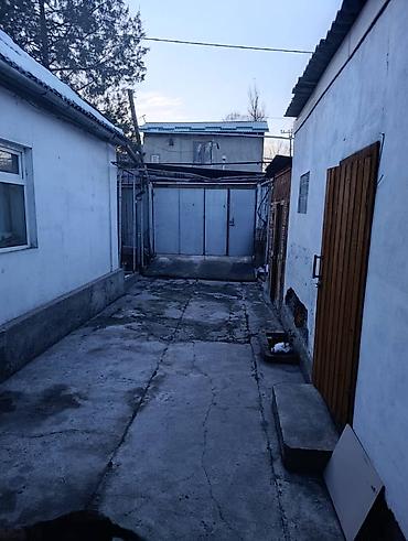 Продажа коттеджей и домов: Продаю дом в Центральной части Бишкека, ул. Суворова. В доме 3 — 11