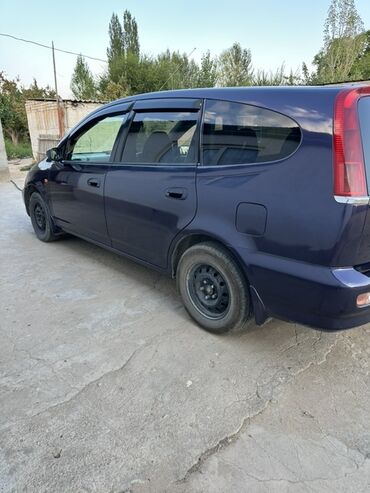 чехлы для шин: Автомобиль Honda Stream в цвете "тёмно-синий металлик". Данная модель