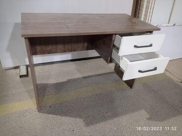 Ofis masaları: Yeni, İşçi üçün, Kvadrat masa — 8
