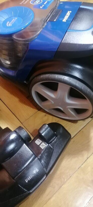 Kese za usisivače: Usisivač PHILIPS bez kese odličan. Vuče lepo. Kompletan
 Mirjevo — 6