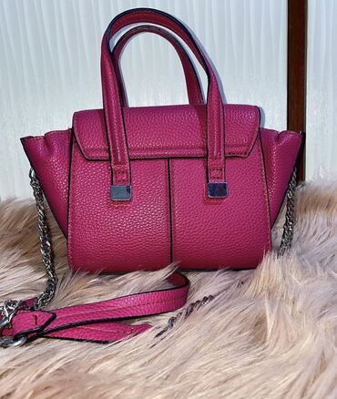 guess roze torbica: Torba za rame, Zara, Materijal: Koža