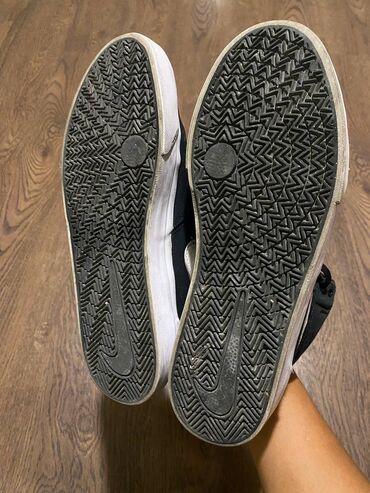Кроссовки и спортивная обувь: Мужские кроссовки, 44, Nike, Б/у, цвет - Черный, Самовывоз