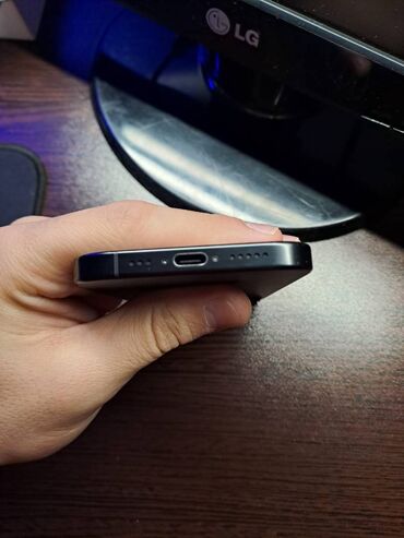 Apple iPhone: IPhone 16 Pro, 256 GB, Black Titanium, Face ID — 4