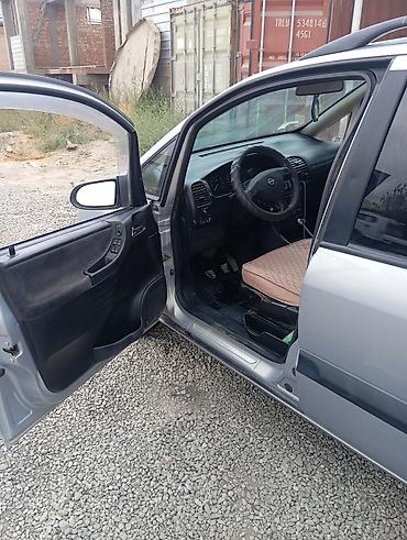 кочкор авто: Opel Zafira: 2003 г., Кол менен иштөөчү, Вэн/Минивэн — 5