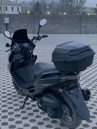 Скутеры: Тип скутера 125 куб. см, Бензин — 5