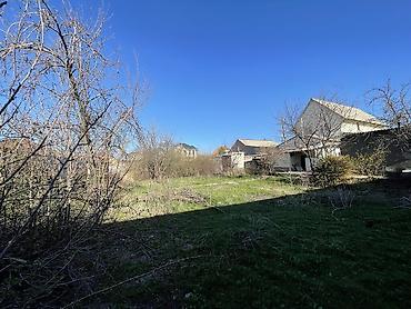 Продажа коттеджей и домов: 🏡 Продается двухэтажный дом 📍 Район с. Чон Арык 🔹 Участок — 8 соток — 2