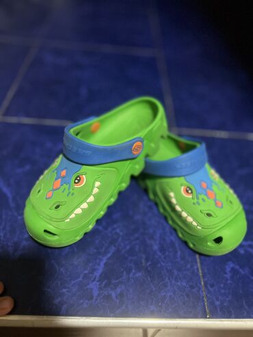 Детская обувь: Б/У кроссы зеленые в хорошем состоянии оригинал Skechers покупала в